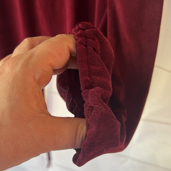 Maroon peasant with drawstring in front and long sleeves - Picture 4 of 7